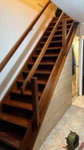 schody drewniane na wymiar z zabudową