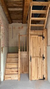 schody drewniane na wymiar z zabudową